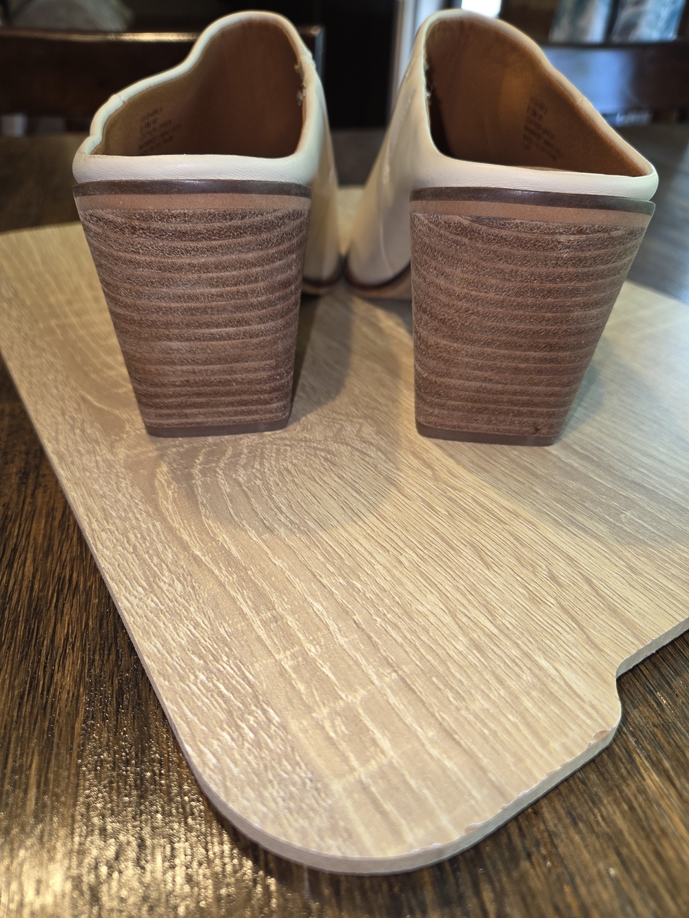 Lucky Brand Women's Cream Leather Block Heel Mule - Picture 5 of 9